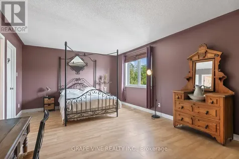 175 Allanford Avenue Ottawa ON K1T 3Y4