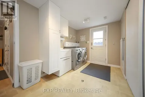 18 Winlock Crescent Ottawa ON K2G 3X4