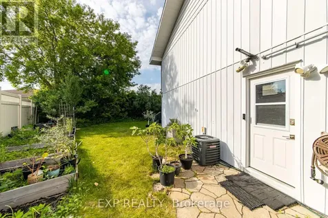 18 Winlock Crescent Ottawa ON K2G 3X4