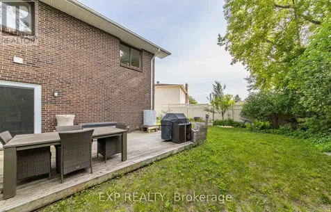 18 Winlock Crescent Ottawa ON K2G 3X4