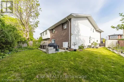 18 Winlock Crescent Ottawa ON K2G 3X4
