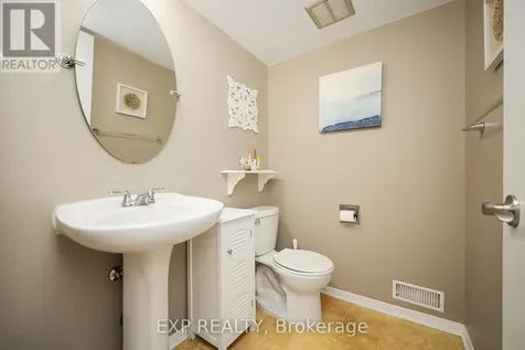 18 Winlock Crescent Ottawa ON K2G 3X4