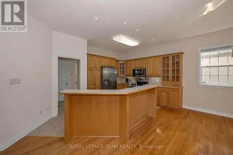 32 Silverthorn Court Ottawa ON K2J 4Y2