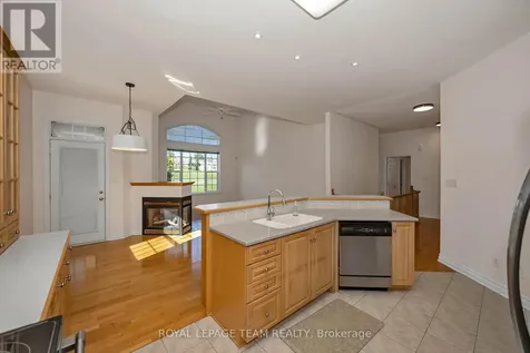 32 Silverthorn Court Ottawa ON K2J 4Y2