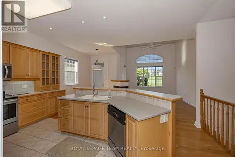32 Silverthorn Court Ottawa ON K2J 4Y2