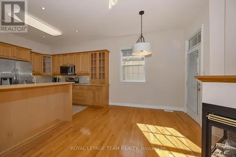 32 Silverthorn Court Ottawa ON K2J 4Y2