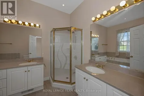 32 Silverthorn Court Ottawa ON K2J 4Y2