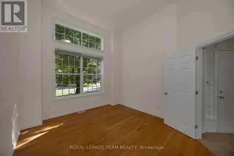 32 Silverthorn Court Ottawa ON K2J 4Y2
