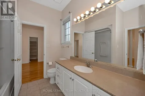 32 Silverthorn Court Ottawa ON K2J 4Y2