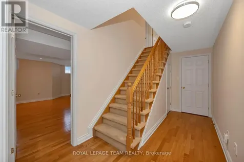 32 Silverthorn Court Ottawa ON K2J 4Y2