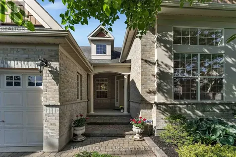 32 Silverthorn Court Ottawa ON K2J 4Y2