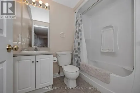 32 Silverthorn Court Ottawa ON K2J 4Y2