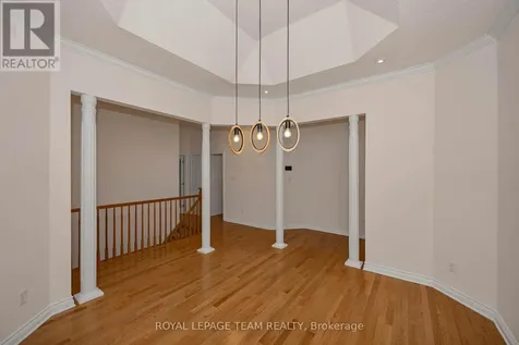32 Silverthorn Court Ottawa ON K2J 4Y2