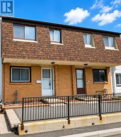 53J Sumac Street Ottawa ON K1J 7T7