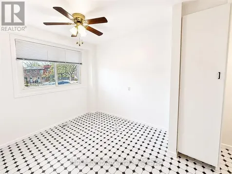 53J Sumac Street Ottawa ON K1J 7T7
