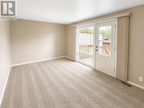 53J Sumac Street Ottawa ON K1J 7T7