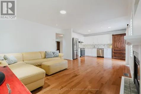 6020 Longleaf Drive Ottawa ON K1W 1J2