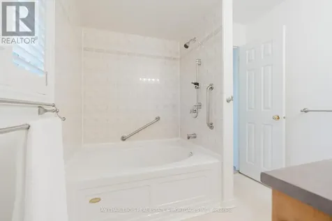 6020 Longleaf Drive Ottawa ON K1W 1J2