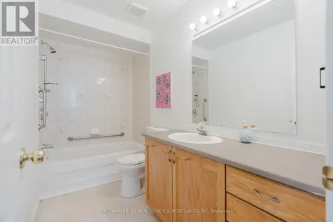 6020 Longleaf Drive Ottawa ON K1W 1J2