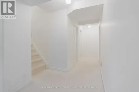 6020 Longleaf Drive Ottawa ON K1W 1J2