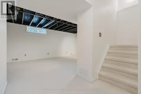 6020 Longleaf Drive Ottawa ON K1W 1J2
