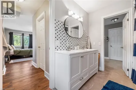 630 Drury Lane Burlington ON L7R 2X6