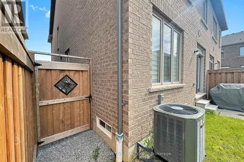 28 Conarty Crescent Whitby ON L1P 0L4