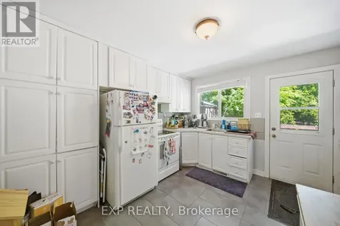 649 Westview Avenue Ottawa ON K1Z 6E3