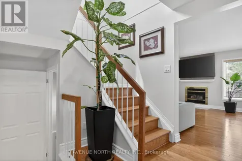 18 Castlemore Street Ottawa ON K2G 6N5