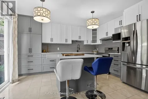 18 Castlemore Street Ottawa ON K2G 6N5