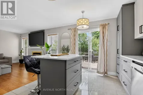 18 Castlemore Street Ottawa ON K2G 6N5