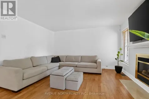18 Castlemore Street Ottawa ON K2G 6N5