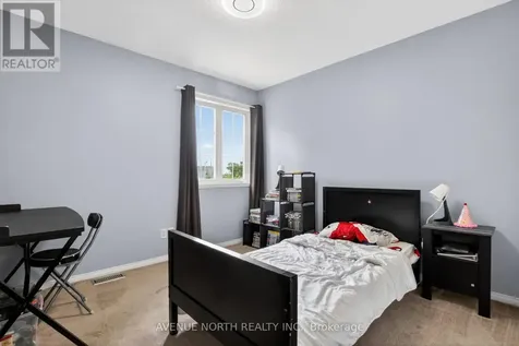 18 Castlemore Street Ottawa ON K2G 6N5