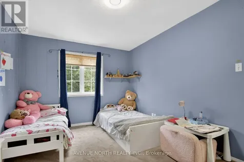 18 Castlemore Street Ottawa ON K2G 6N5