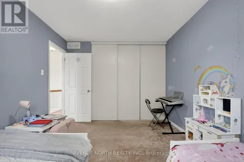 18 Castlemore Street Ottawa ON K2G 6N5