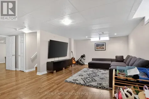 18 Castlemore Street Ottawa ON K2G 6N5