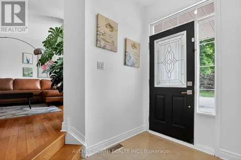 18 Castlemore Street Ottawa ON K2G 6N5