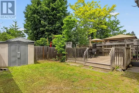18 Castlemore Street Ottawa ON K2G 6N5