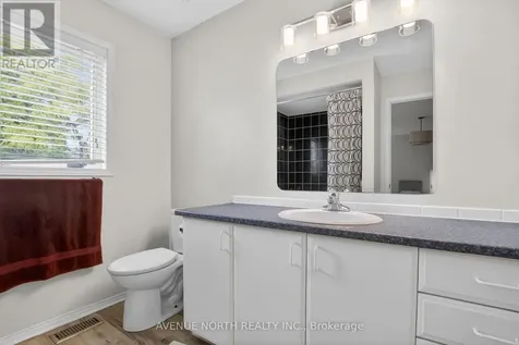 18 Castlemore Street Ottawa ON K2G 6N5