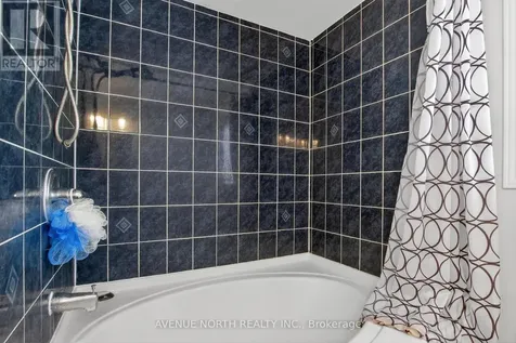 18 Castlemore Street Ottawa ON K2G 6N5