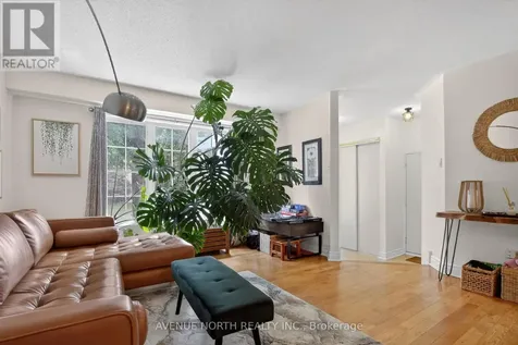 18 Castlemore Street Ottawa ON K2G 6N5