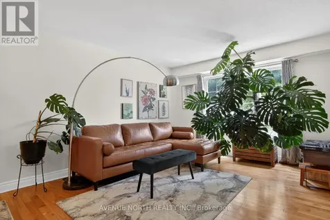 18 Castlemore Street Ottawa ON K2G 6N5