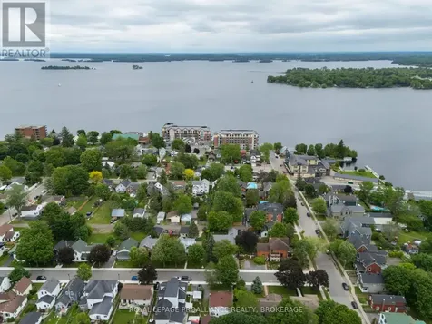 125 Arthur Street Gananoque ON K7G 1B1