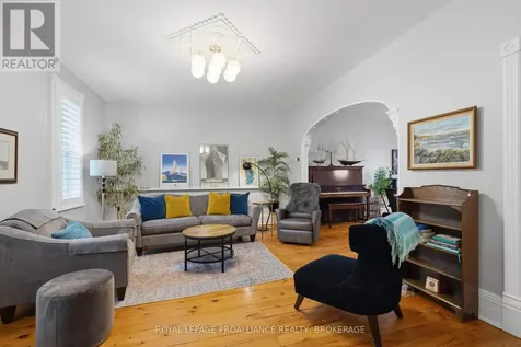 125 Arthur Street Gananoque ON K7G 1B1