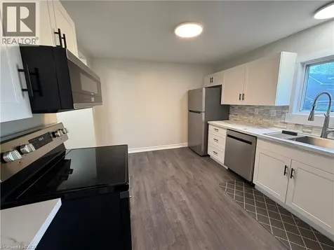 318 Lafontaine Street Wallaceburg ON N8A 4H9