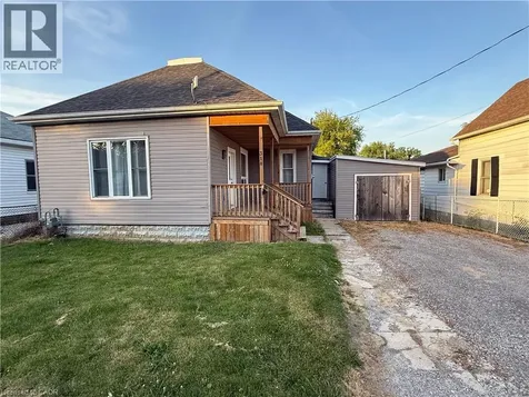318 Lafontaine Street Wallaceburg ON N8A 4H9
