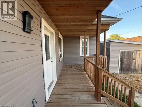 318 Lafontaine Street Wallaceburg ON N8A 4H9