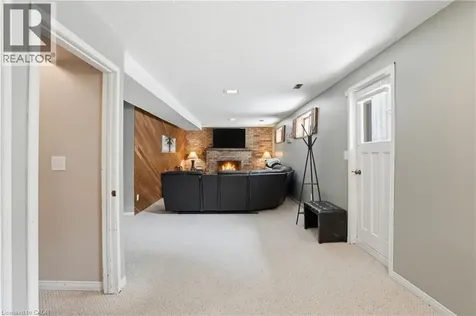 2 Loring Crescent Stoney Creek ON L8E 3X3