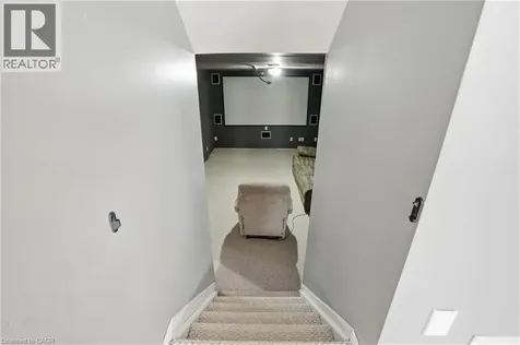 2 Loring Crescent Stoney Creek ON L8E 3X3
