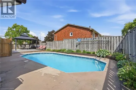2 Loring Crescent Stoney Creek ON L8E 3X3